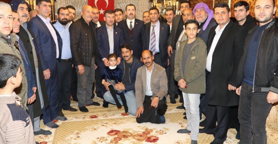 BAŞKAN ADAYI BAYDİLLİ AKBAYIR’DA EV TOPLANTISINA KATILDI